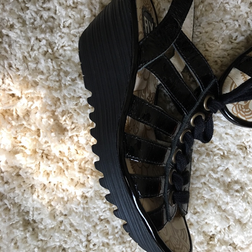 Shoes - Picture 2 of 4